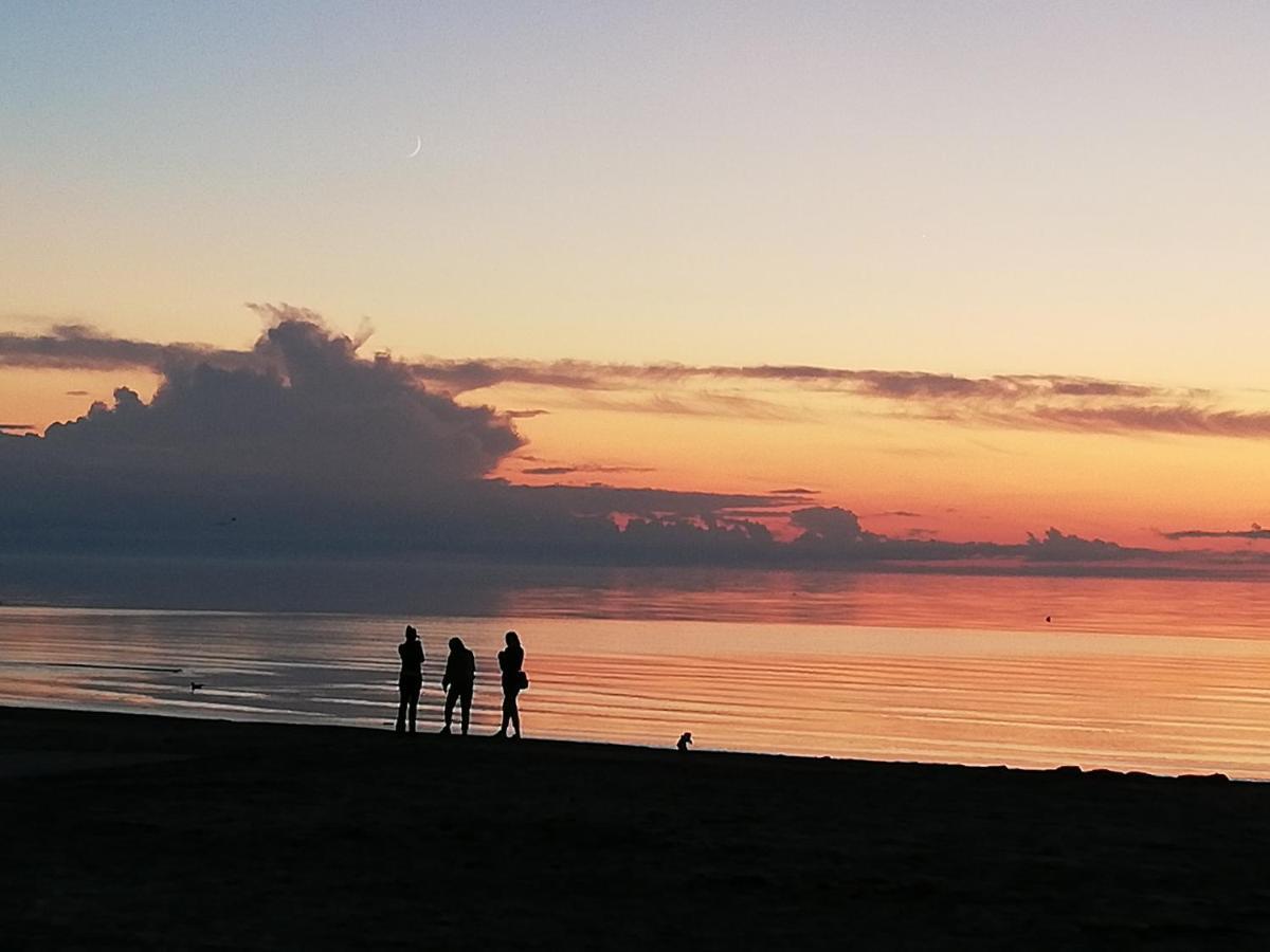 15 Minutes From The Beach And City Center 7 Minutes From The Airport Riga Ngoại thất bức ảnh